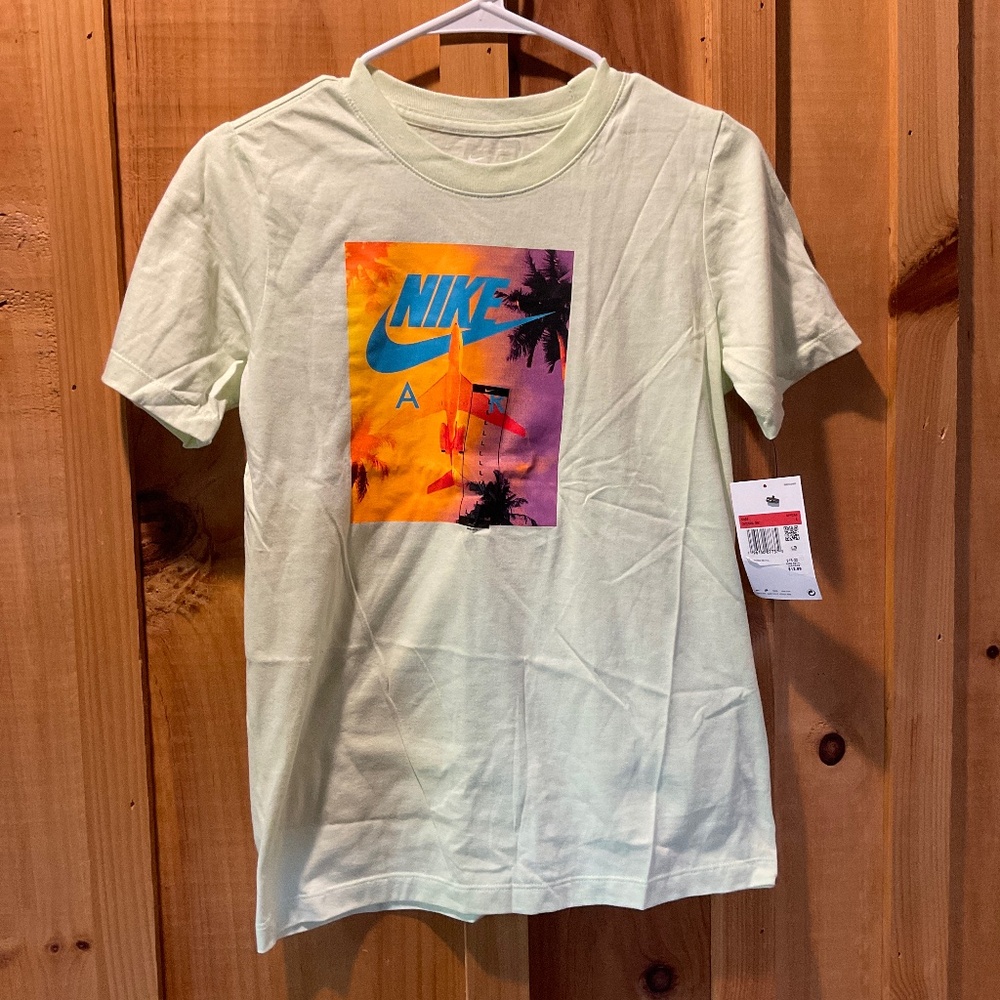 NWT Boys Nike Tee
